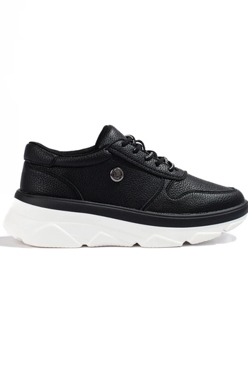 chaussures de sport noires...