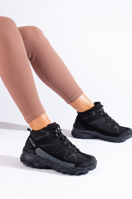 Bottes de trekking de style sportif... Bottes de trekking de style sportif...