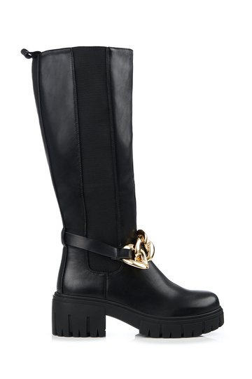 chaussures noires à talons...