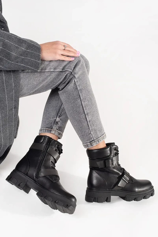 bottines à boucles noires