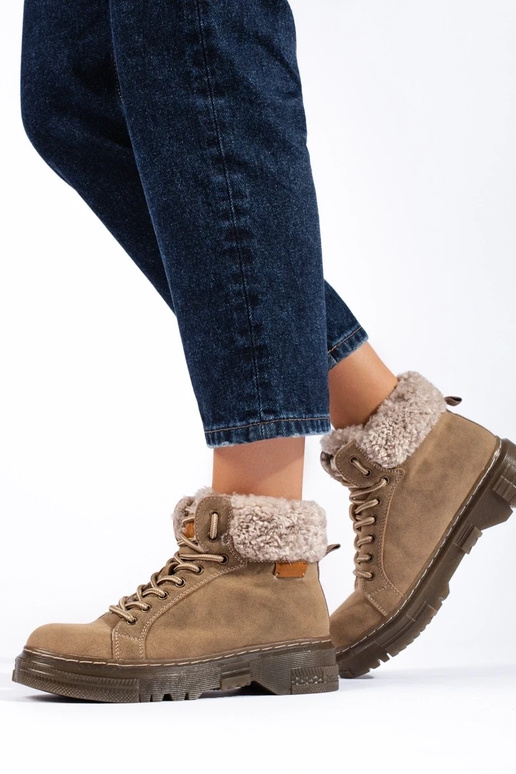 bottes marron avec peau de mouton