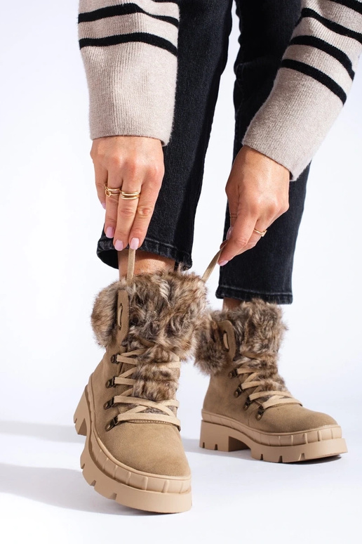 chaussures pour femmes avec fourrure...