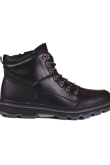 couleur noire avec lacets...