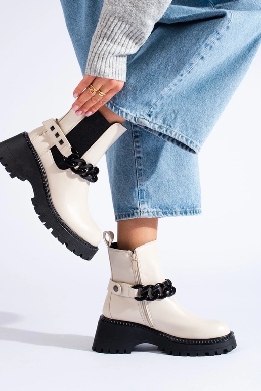 Chaussures pour femmes avec chaîne de... Chaussures pour femmes avec chaîne de...