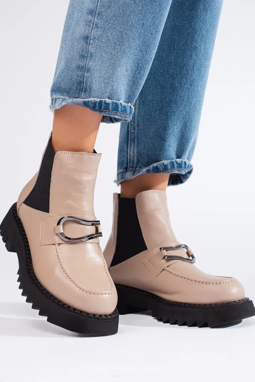 Chaussures pour femmes en cuir avec... Chaussures pour femmes en cuir avec...