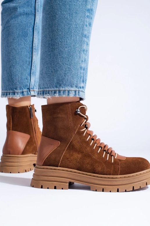 bottes marron en cuir naturel