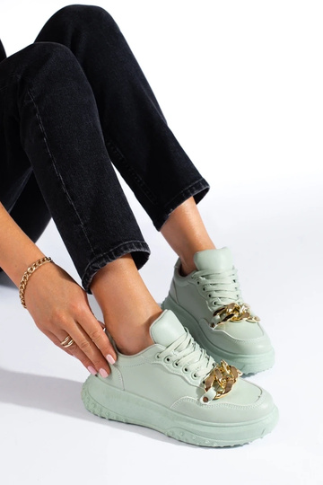 Chaussures modèle Sneakers... 2