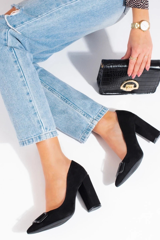 Chaussures à talons hauts en daim... Chaussures à talons hauts en daim...