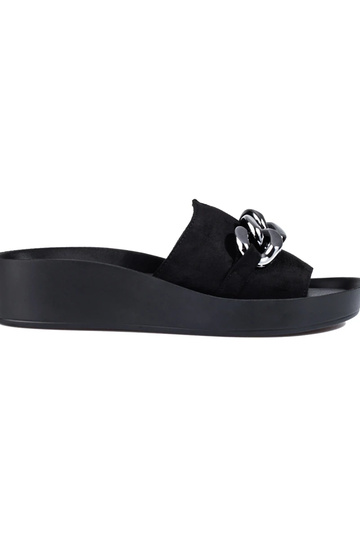 Chaussons noirs avec...