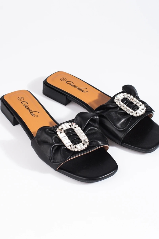 Chaussons noirs avec un ruban Shelovet Chaussons noirs avec un ruban Shelovet