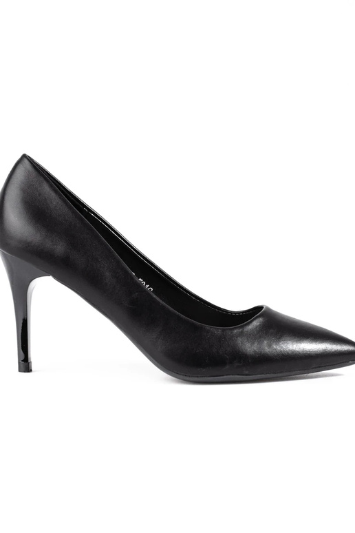 Talons hauts noirs modèle classique... Talons hauts noirs modèle classique...