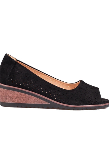 avec des éléments ajourés...