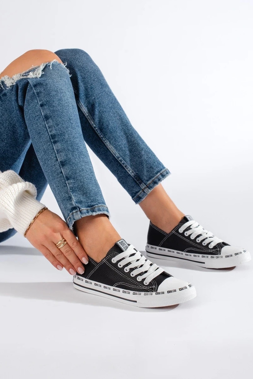 Modèle classique Chaussures femme... Modèle classique Chaussures femme...