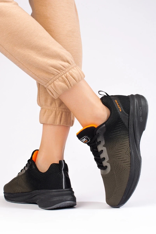 Chaussures de style sport de couleur... Chaussures de style sport de couleur...