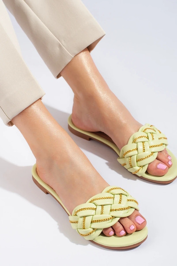 Chaussons de style élégant... 2