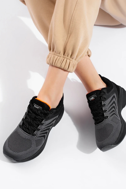 chaussures de sport couleur grise DK