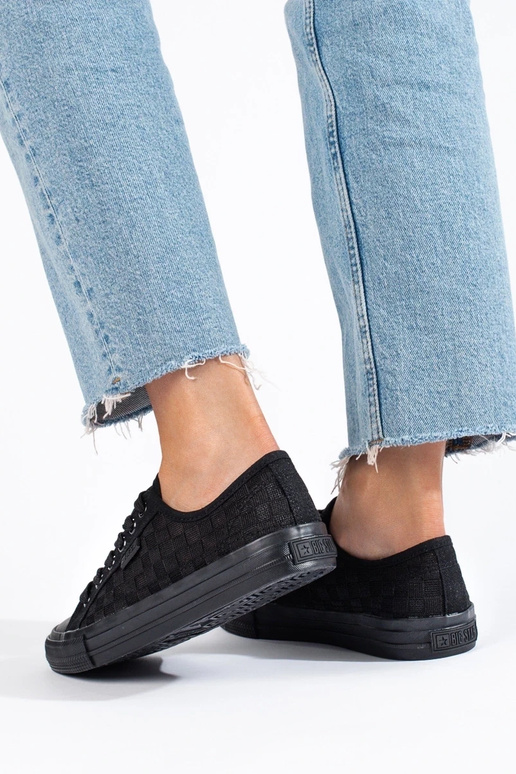 Baskets femme modèle classique noires...