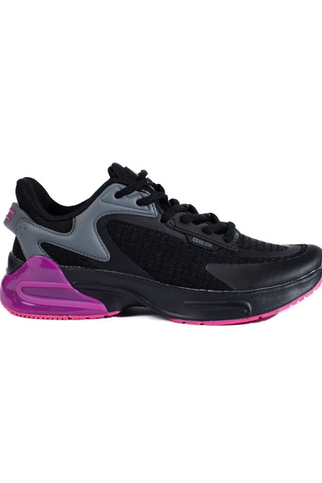 chaussures de sport noires...
