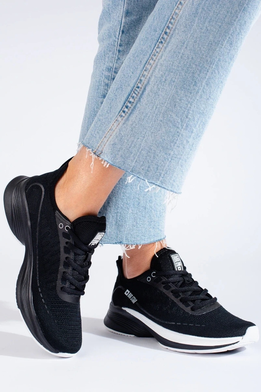 chaussures de sport noires à talon...