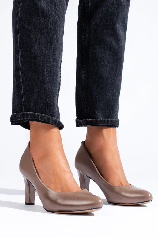 Modèle classique talons hauts beige...