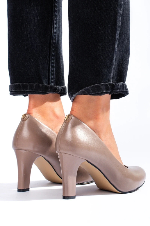 Modèle classique talons hauts beige...