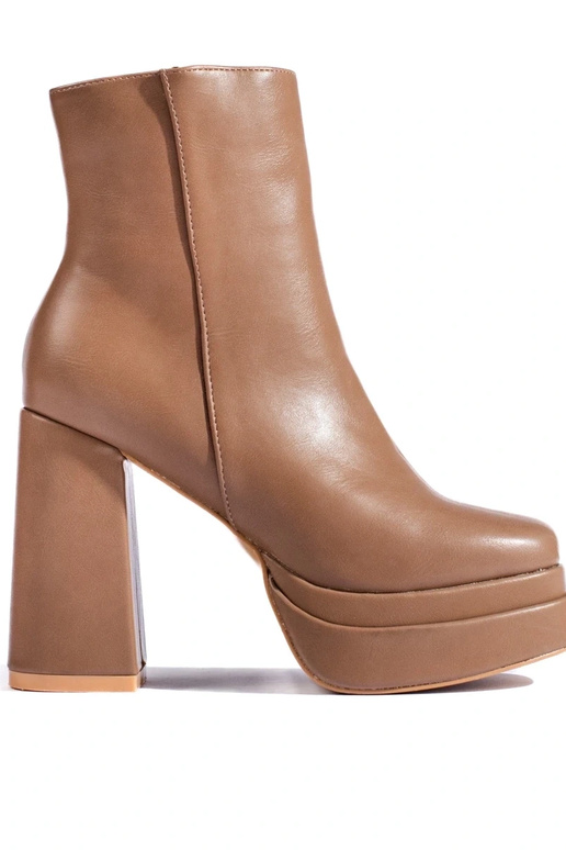 chaussures beiges à talons hauts