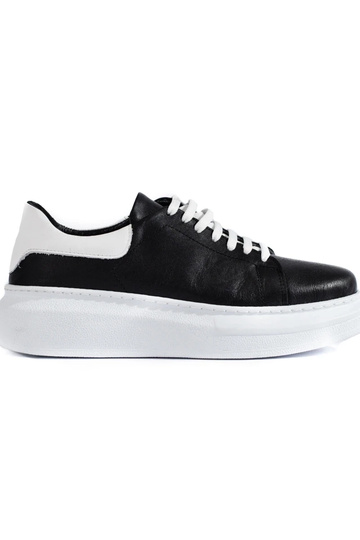 chaussures de sport noires...