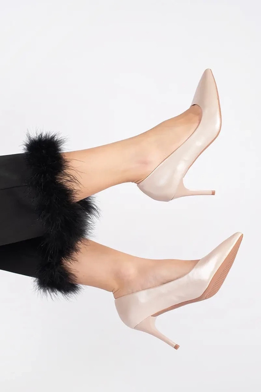 Chaussures à talons hauts avec un... Chaussures à talons hauts avec un...