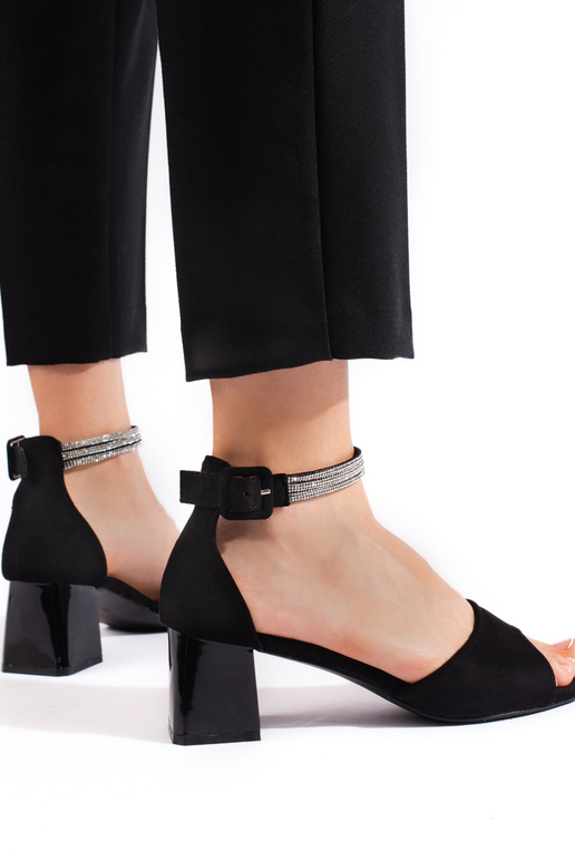 sandales de couleur noire sandales de couleur noire