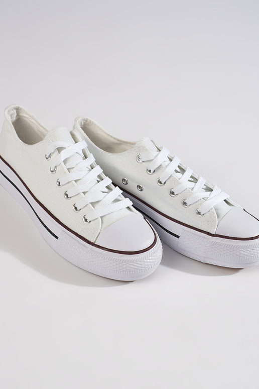 Baskets femme modèle classique...