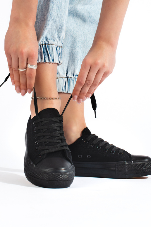 Baskets femme modèle classique noires... Baskets femme modèle classique noires...