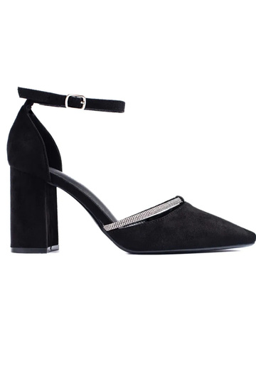 talons hauts en daim noir...