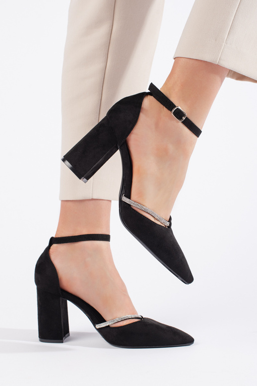 talons hauts en daim noir sur le talon talons hauts en daim noir sur le talon
