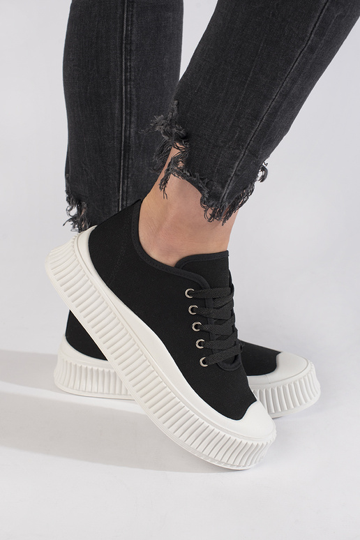 Chaussures noires pour femmes avec... Chaussures noires pour femmes avec...