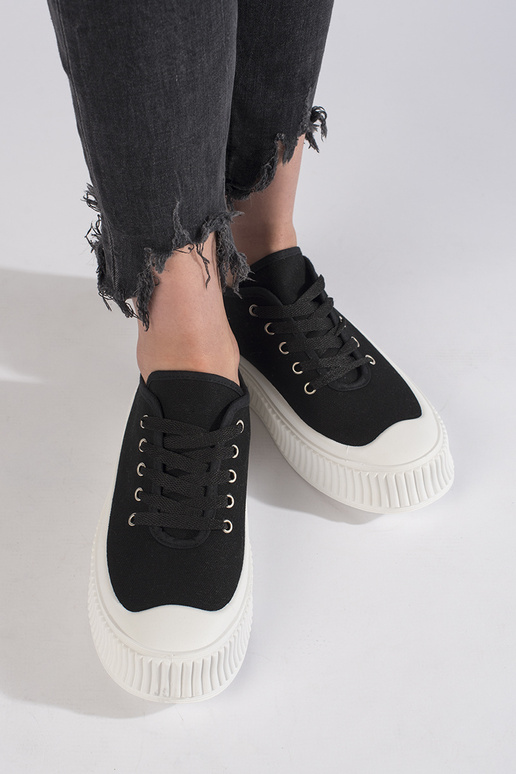 Chaussures noires pour femmes avec... Chaussures noires pour femmes avec...