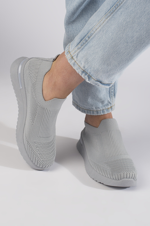 chaussures de sport grises chaussures de sport grises