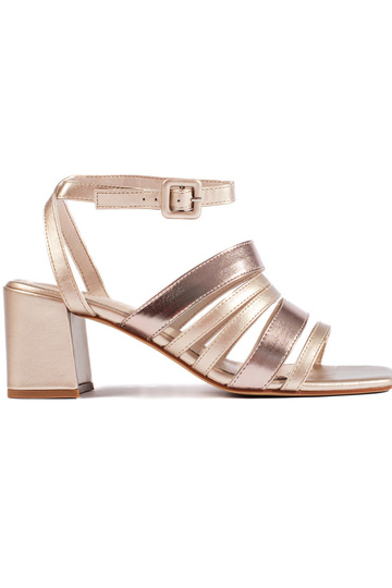 Sergio Leone: Les sandales...