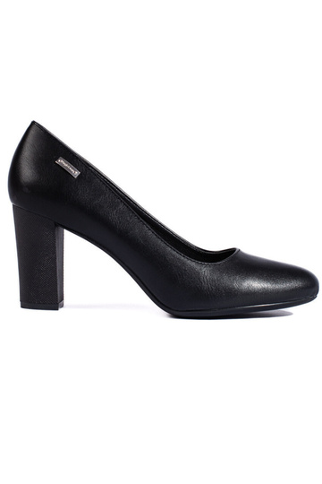 talons hauts noirs sur le...