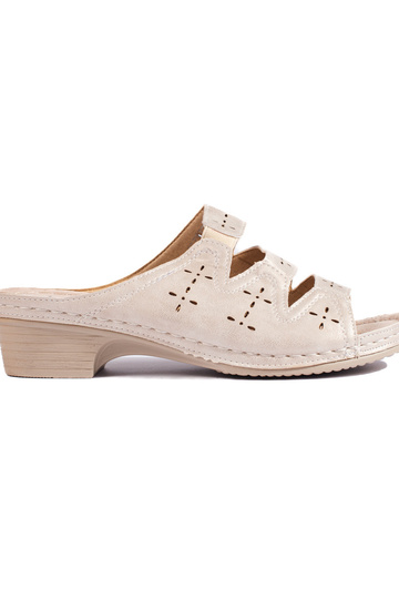 avec éléments ajourés...