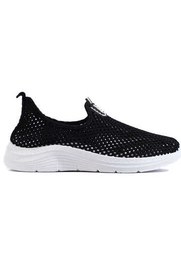 chaussures de sport noires...