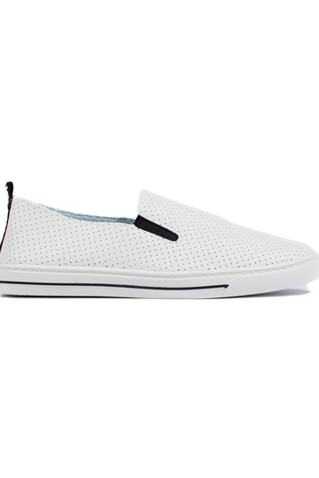 avec éléments ajourés...