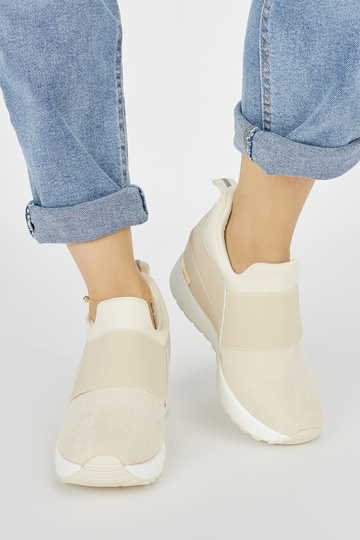 Chaussures modèle baskets... 2