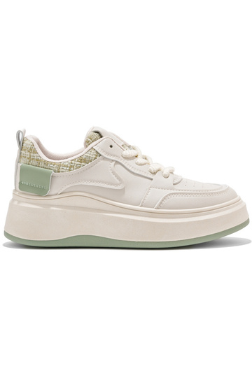 Chaussures modèle Sneakers...