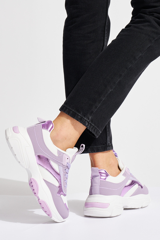 Chaussures de sport violettes pour... Chaussures de sport violettes pour...