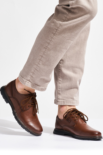 les chaussures des hommes... 2