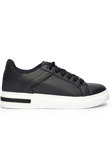 chaussures de sport noires...