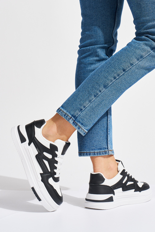 Chaussures modèle Sneakers blanc-noir... Chaussures modèle Sneakers blanc-noir...