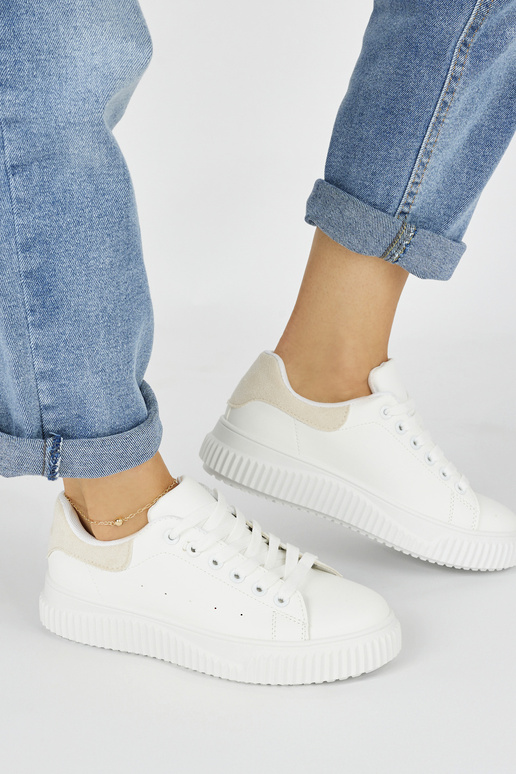 Baskets femme modèle classique...