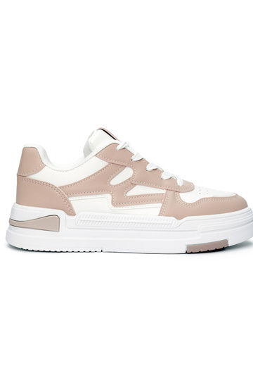 Chaussures modèle Sneakers...