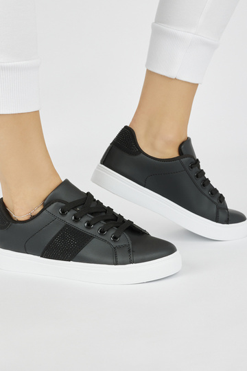 Chaussures modèle Sneakers... 2